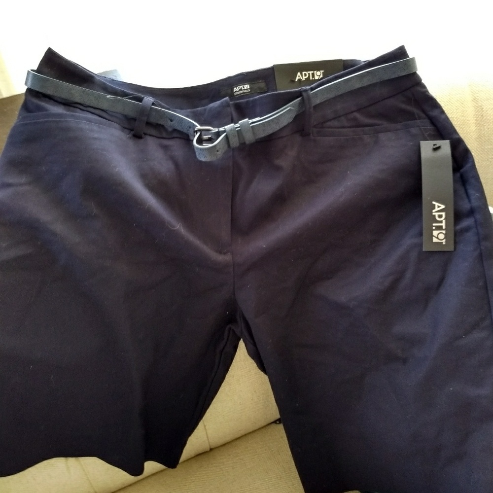 Apt 9 navy blue mid rise Bermuda shorts
